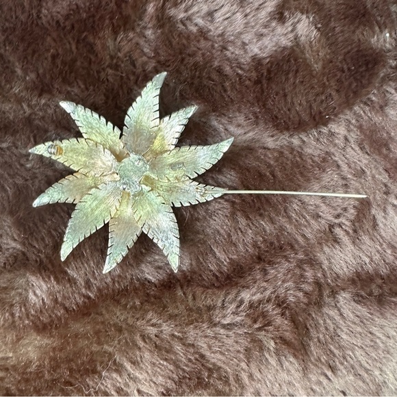 🔵 𝅺VINTAGE Lisa Signed Gold Toned Leaf Abstract Brooch - Picture 7 of 9